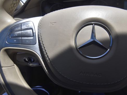 Used 2017 Mercedes-Benz S 550 Sedan image 16