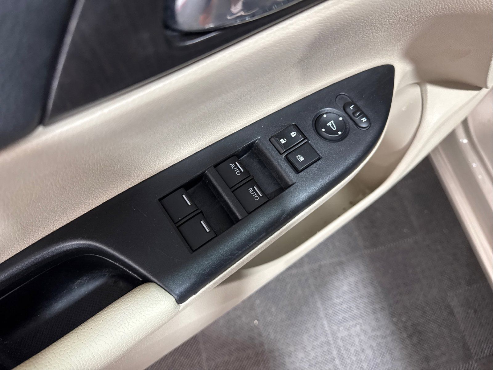Used 2013 Honda Accord EX-L image 31