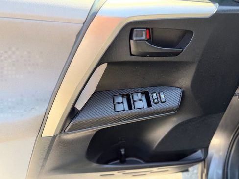 Used 2013 Toyota RAV4 XLE AWD/4WD image 17