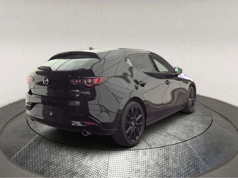 Used 2022 MAZDA MAZDA3 s FWD image 2