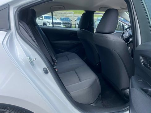 Used 2025 Toyota Corolla LE FWD image 11