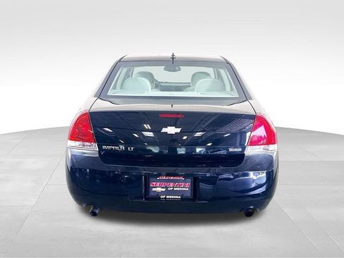Used 2015 Chevrolet Impala LT w/ LT Sunroof Package FWD image 9