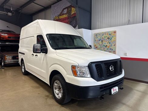 Used 2020 Nissan NV 2500 SV RWD image 23