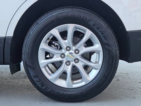 Used 2020 Chevrolet Equinox LS w/ LS Convenience Package FWD image 28