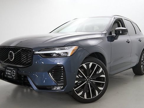 Certified 2026 Volvo XC60 B5 Ultra AWD/4WD image 2