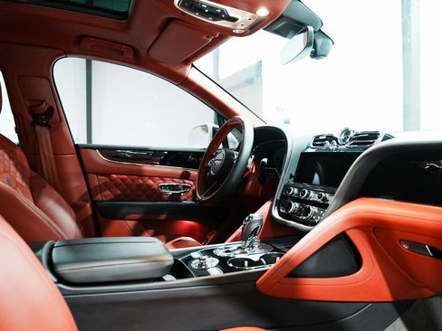 Used 2022 Bentley Bentayga Speed image 33