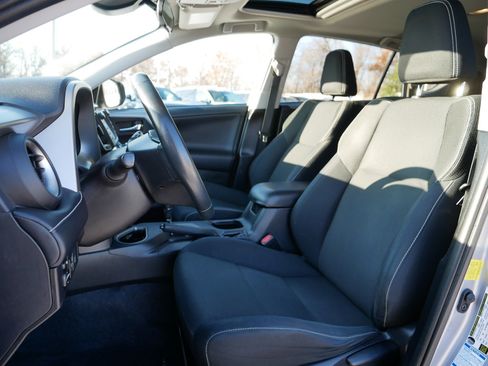 Used 2016 Toyota RAV4 XLE image 33