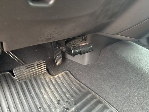 Used 2020 Chevrolet Silverado 1500 Custom w/ Custom Value Package image 16