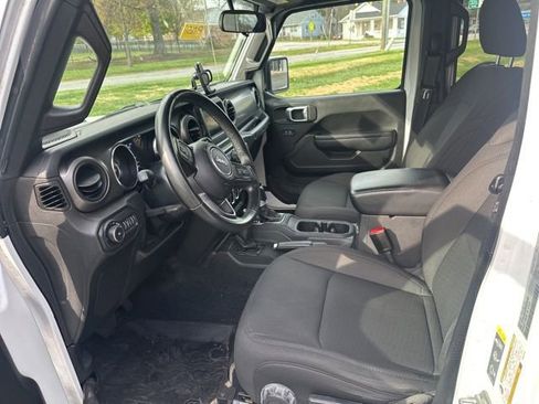 Used 2022 Jeep Wrangler Unlimited Sport image 14