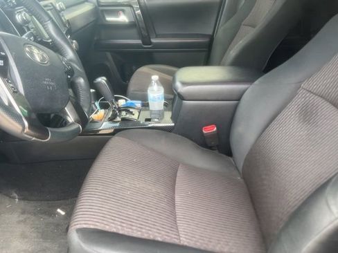Used 2018 Toyota 4Runner TRD Off-Road AWD/4WD image 7