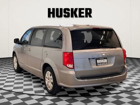Used 2018 Dodge Grand Caravan SE w/ UConnect Hands-Free Group FWD image 6