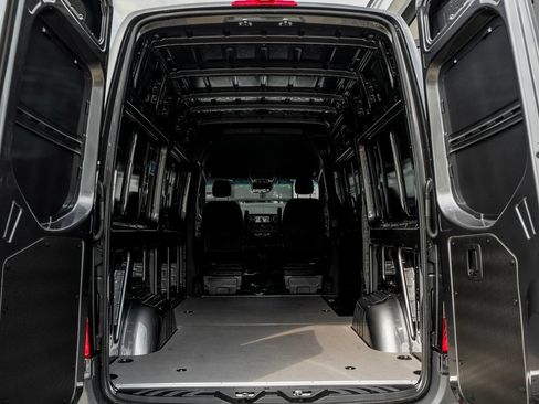 Used 2025 Mercedes-Benz Sprinter 2500 image 10