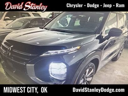 Used 2025 Mitsubishi Outlander SE