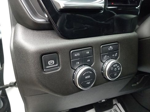 Used 2025 GMC Sierra 1500 Elevation image 15