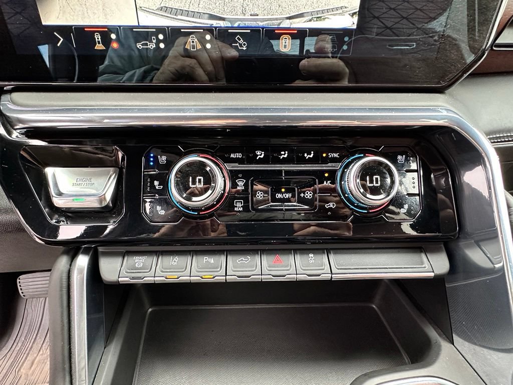 Certified 2024 GMC Sierra 3500 Denali Ultimate AWD/4WD image 33