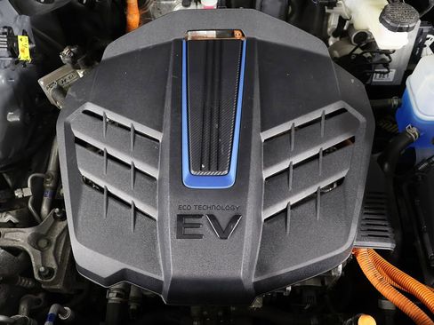 Used 2021 Hyundai Kona Limited w/ Cargo Package FWD image 18