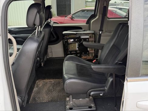 Used 2017 Dodge Grand Caravan SXT FWD image 20