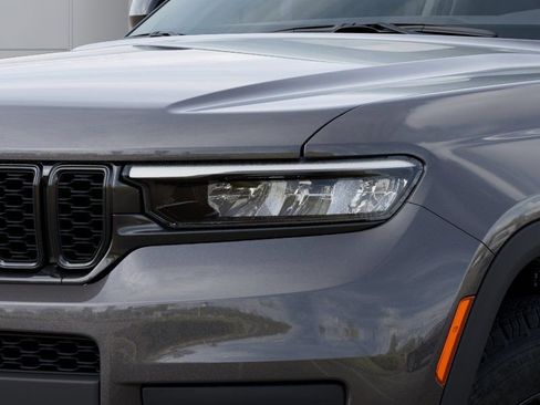 New 2025 Jeep Grand Cherokee L Altitude image 10
