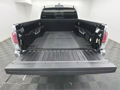 Used 2023 Toyota Tacoma TRD Off-Road AWD/4WD image 15