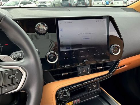 Used 2025 Lexus NX 250 FWD w/ Towing Package (2000 Lbs) image 6