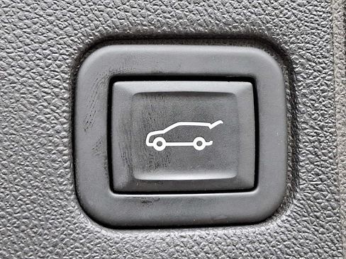Used 2024 GMC Terrain AT4 w/ Infotainment Package II AWD/4WD image 28