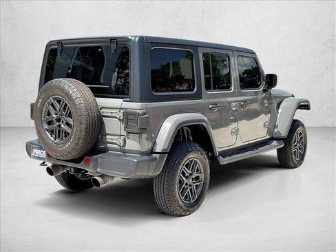 Used 2019 Jeep Wrangler Unlimited Sahara AWD/4WD image 2