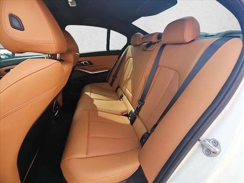 Used 2025 BMW 330i Sedan w/ M Sport Package image 18