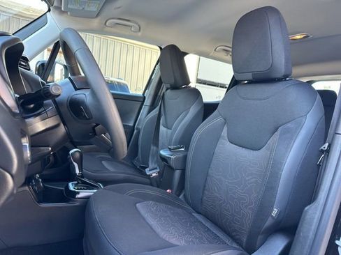 Used 2023 Jeep Renegade Latitude image 13