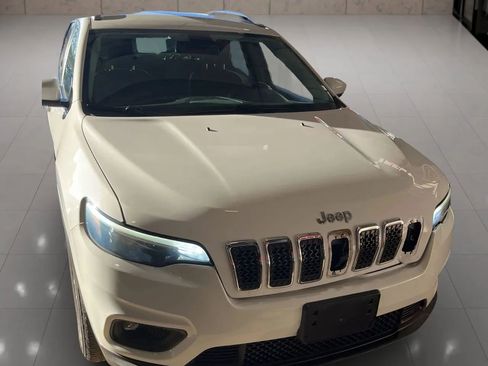 Used 2019 Jeep Cherokee Latitude Plus w/ Cold Weather Group image 4