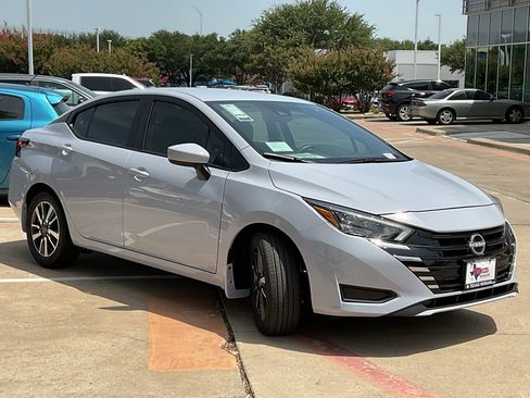 New 2025 Nissan Versa SV w/ Trunk Package image 4