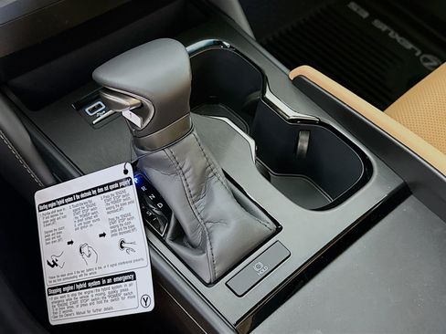 New 2025 Lexus ES 350 image 17