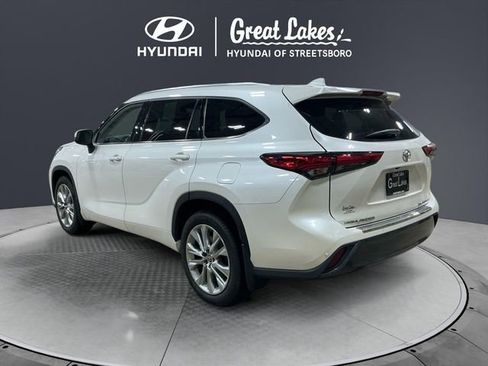 Used 2020 Toyota Highlander Limited image 4