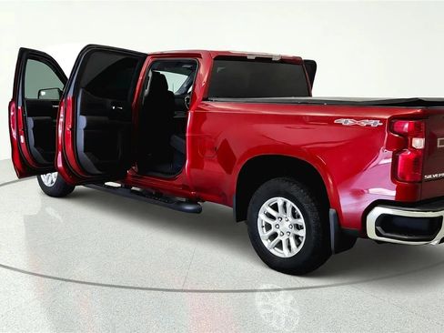 Used 2022 Chevrolet Silverado 1500 LT w/ Z71 Off-Road Package AWD/4WD image 10