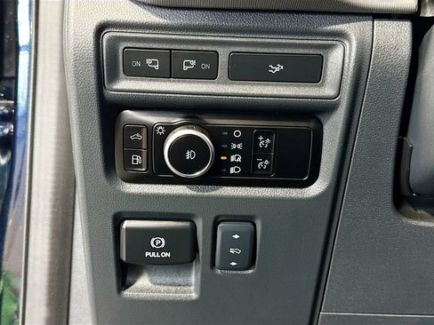 Used 2024 Ford F150 Lariat w/ FX4 Off-Road Package AWD/4WD image 19