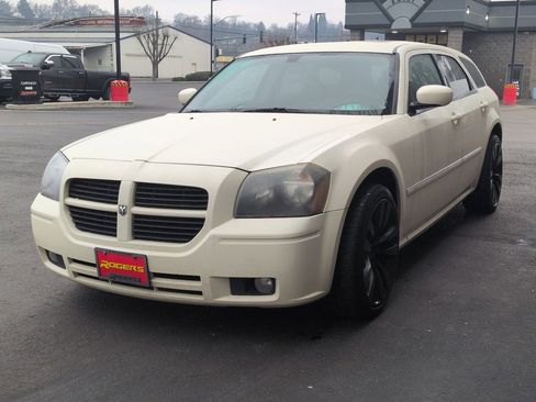 Used 2005 Dodge Magnum R/T w/ Convenience Group II image 3