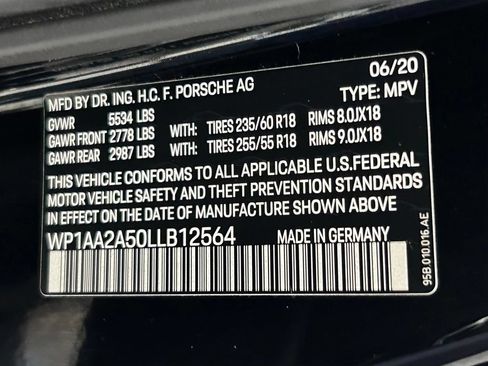 Used 2020 Porsche Macan AWD/4WD image 23