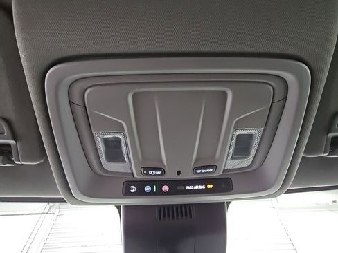 Used 2025 Chevrolet Silverado 2500 LT w/ Convenience Package image 24