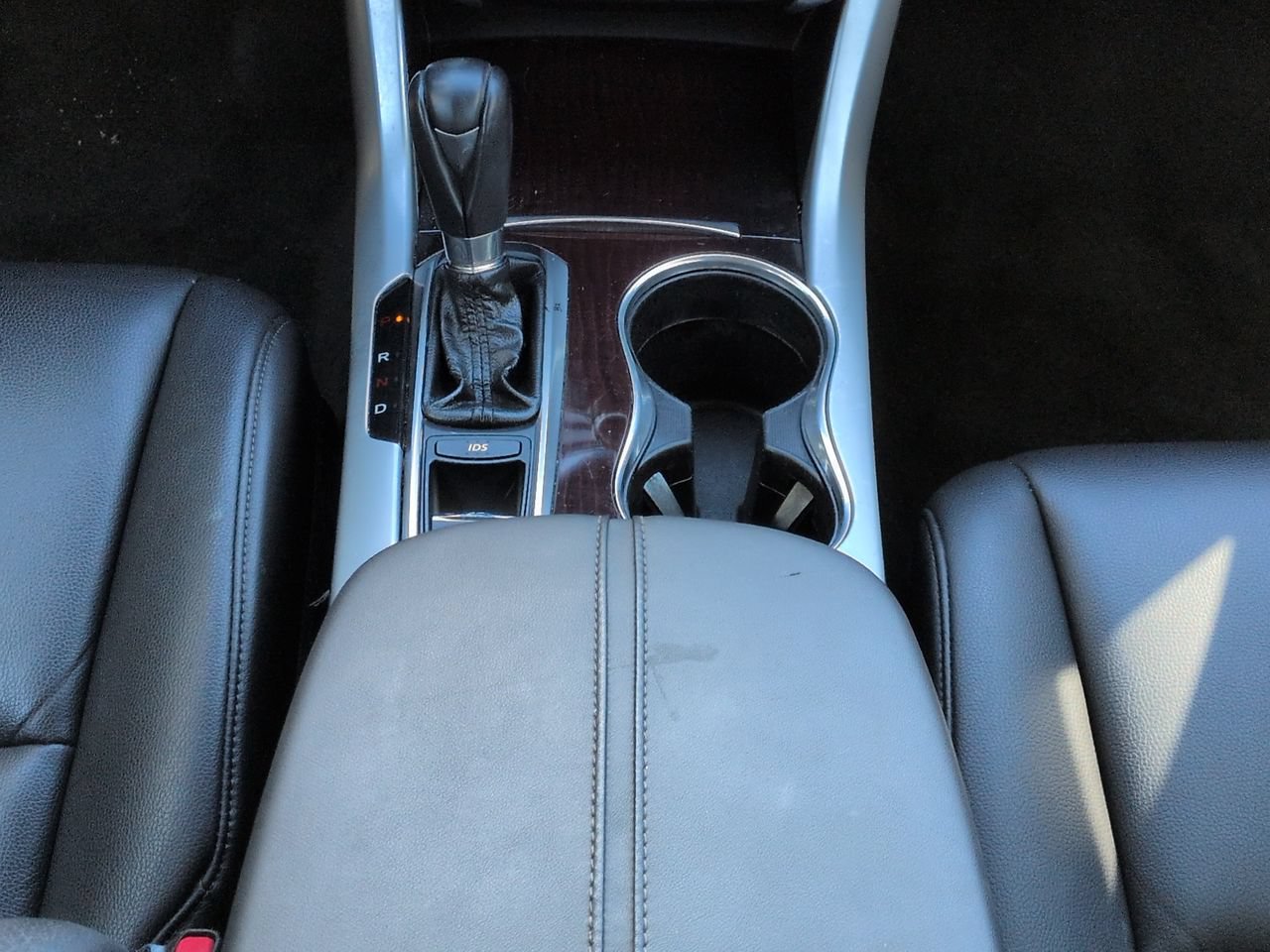 Used 2017 Acura TLX FWD image 19