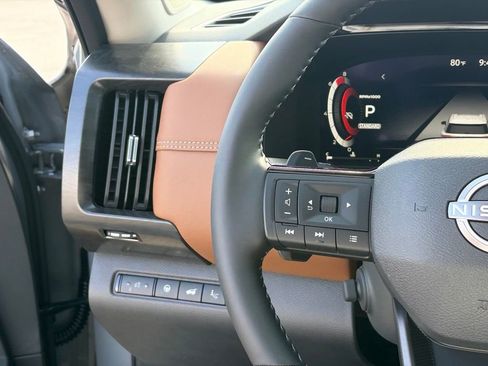 New 2026 Nissan Pathfinder Platinum image 17