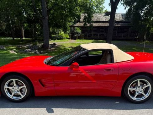 Used 2000 Chevrolet Corvette 5.7L V8 w/ Performance Handling Pkg image 13