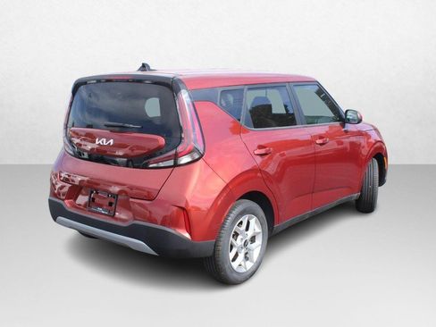 Used 2023 Kia Soul LX w/ LX Technology Package image 3