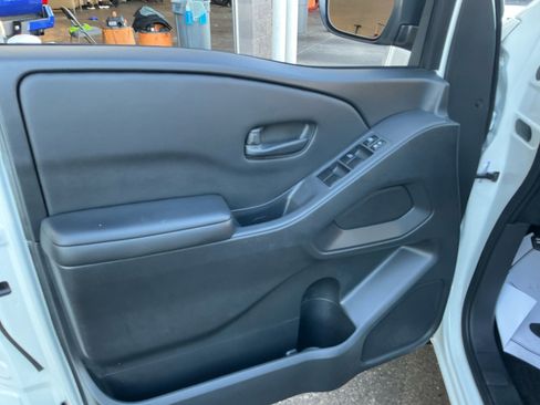 Used 2025 Nissan Frontier S image 13