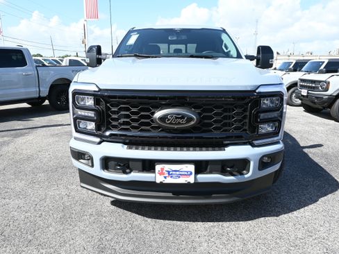 New 2026 Ford F250 Lariat w/ Black Appearance Package AWD/4WD image 39