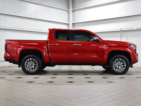Used 2025 Toyota Tacoma Limited AWD/4WD image 8
