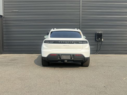 Certified 2024 Porsche Macan 4 Electric AWD/4WD image 7