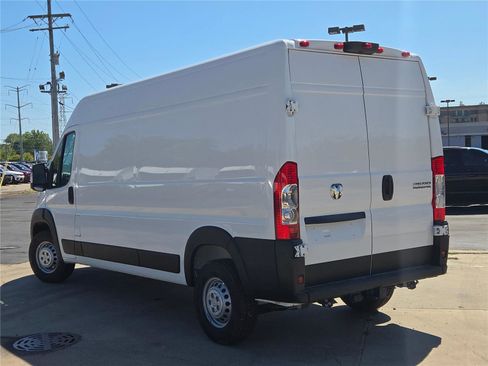 Used 2025 RAM ProMaster 2500 w/ Convenience Group image 18