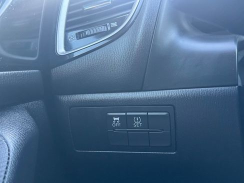 Used 2016 MAZDA MAZDA3 i Sport image 31