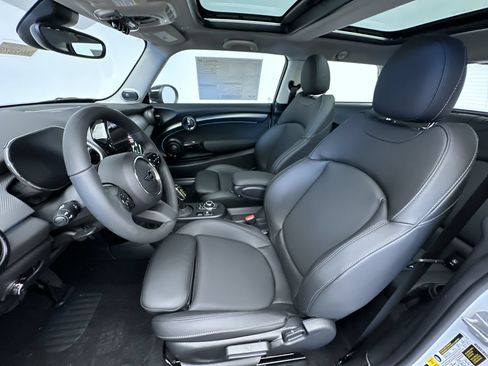 Used 2024 MINI Cooper SE FWD image 16