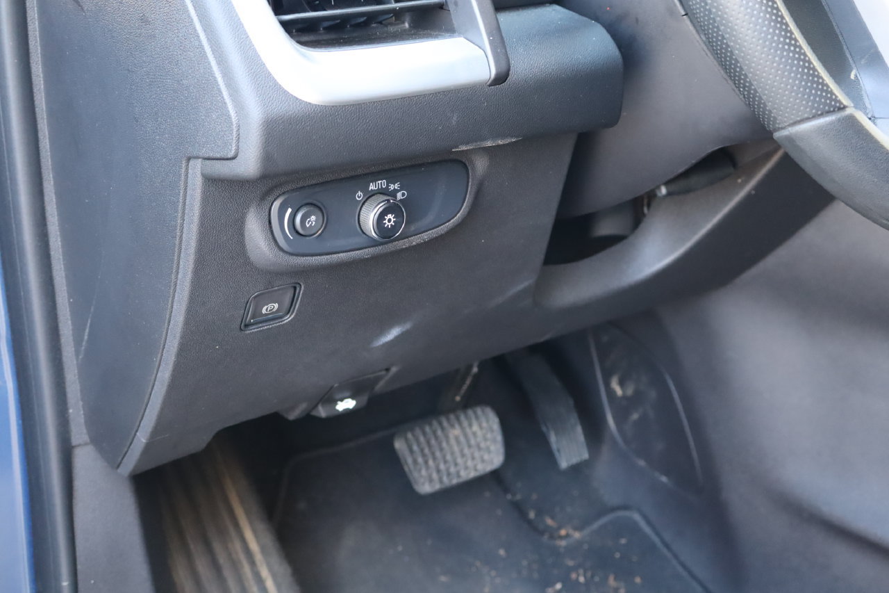 Used 2024 GMC Terrain SLE FWD image 21