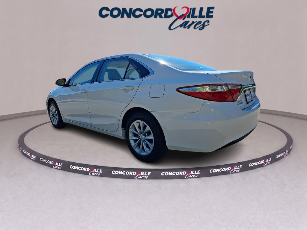 Used 2017 Toyota Camry LE FWD image 4